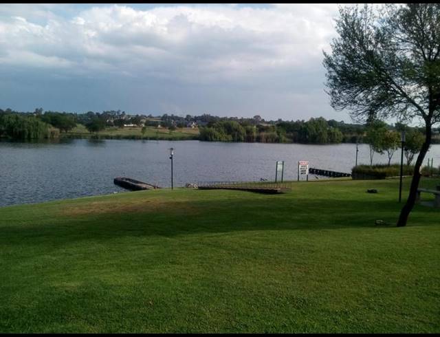 2 BEDROOM APARTMENT FOR SALE IN VANDERBIJLPARK SW 5